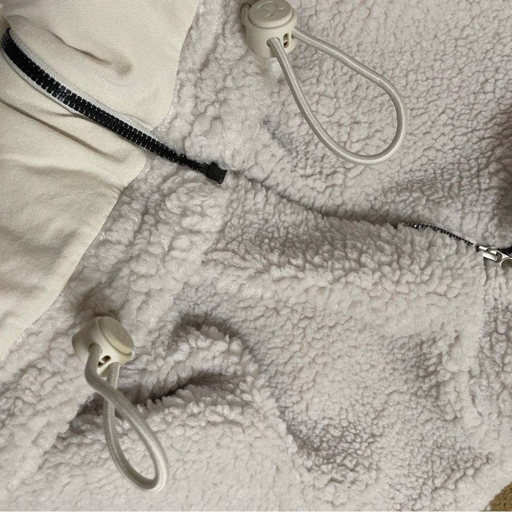 Lululemon cinchable fleece zip - Picture 9 of 9